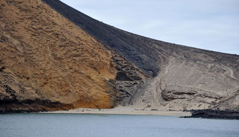 Montaña Amarilla beach in La Graciosa Montaña Amarilla beach in La Graciosa