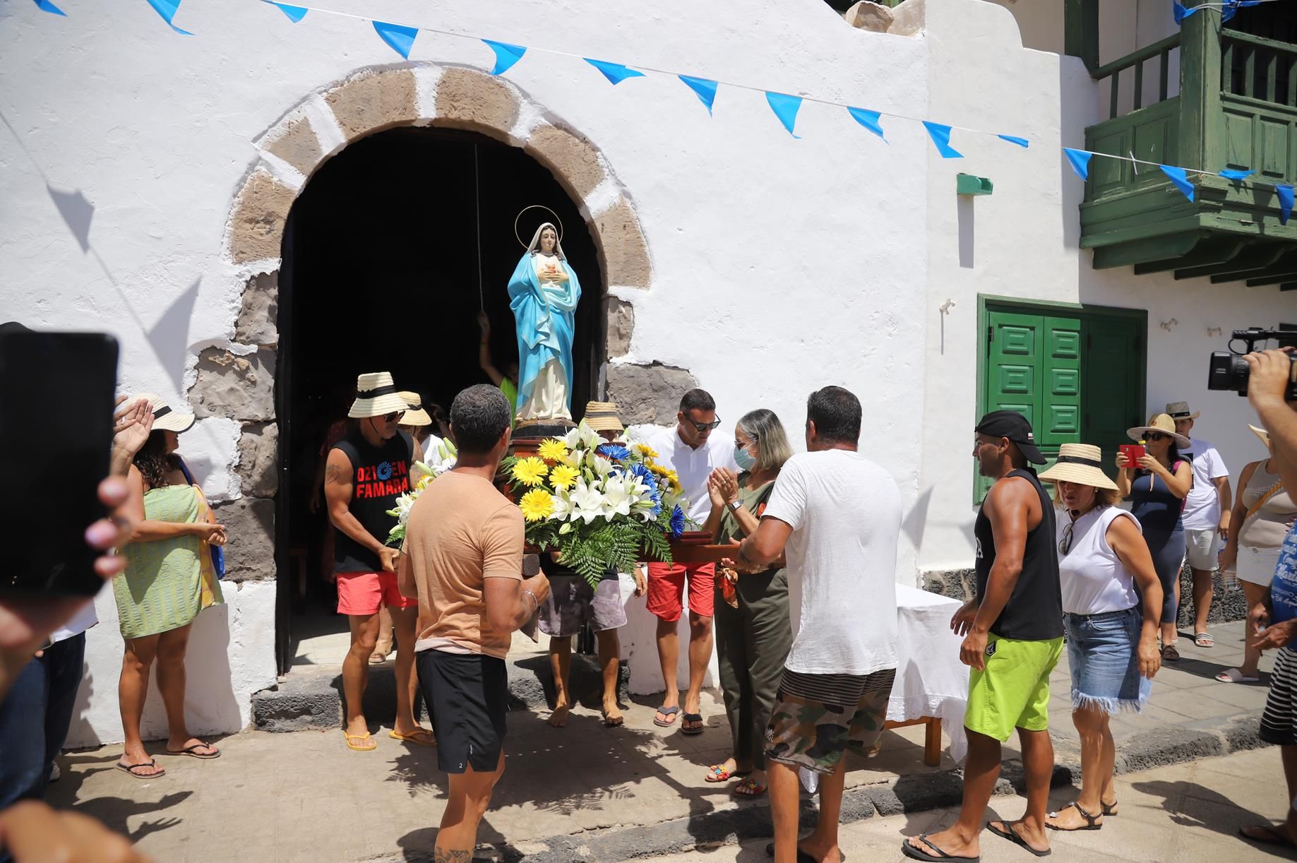 Procesión y verbena del agua en Famara