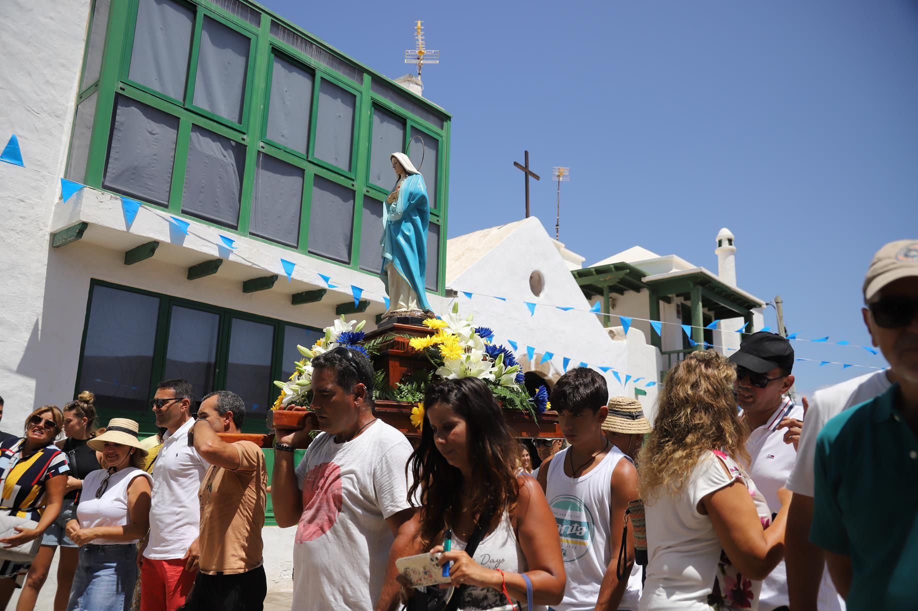 Procesión y verbena del agua en Famara