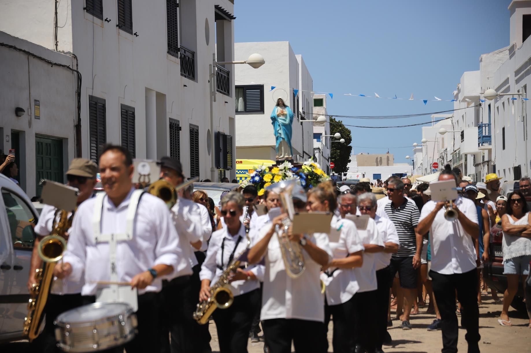 Procesión y verbena del agua en Famara