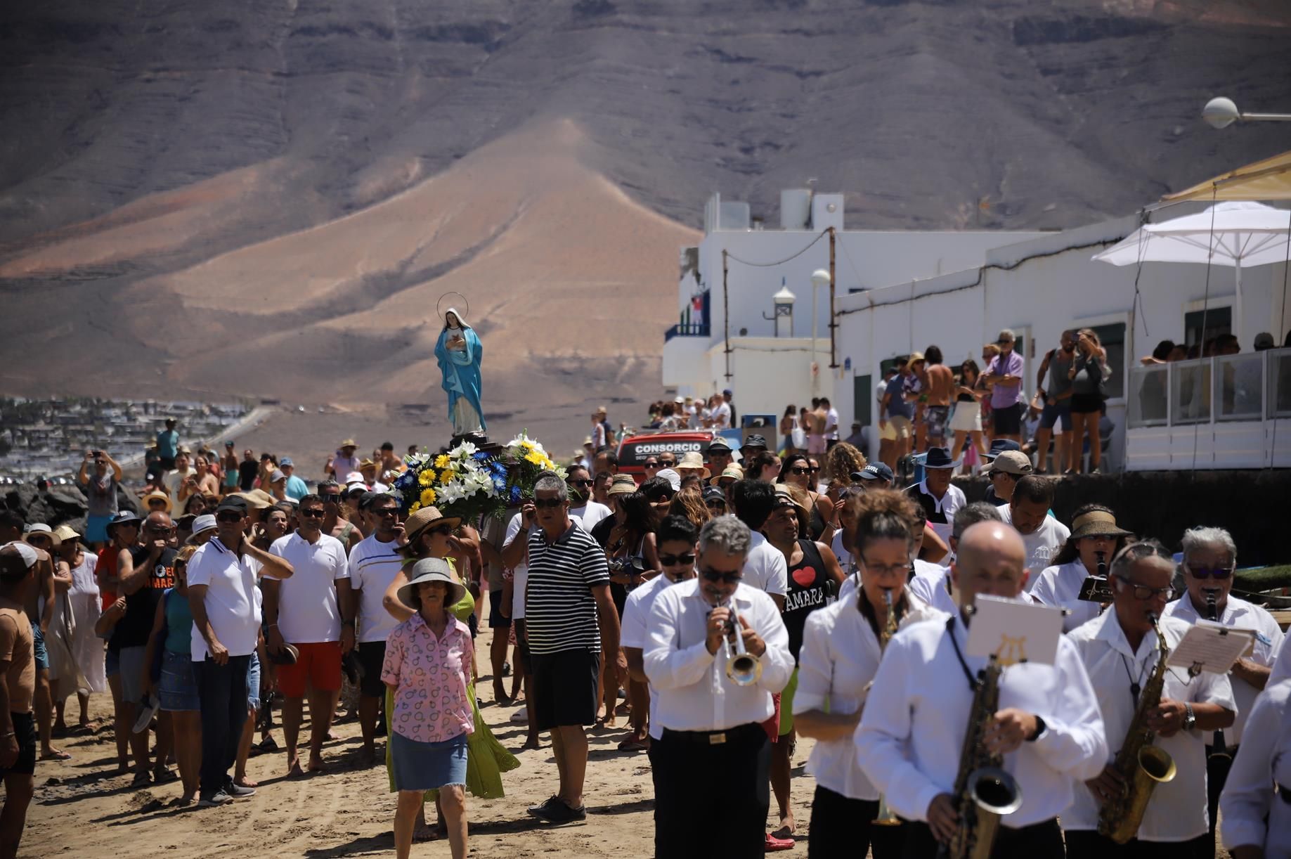Procesión y verbena del agua en Famara