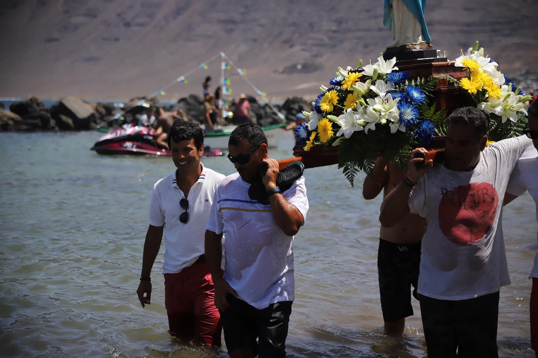Procesión y verbena del agua en Famara