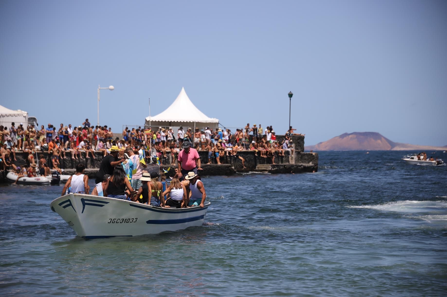 Procesión y verbena del agua en Famara