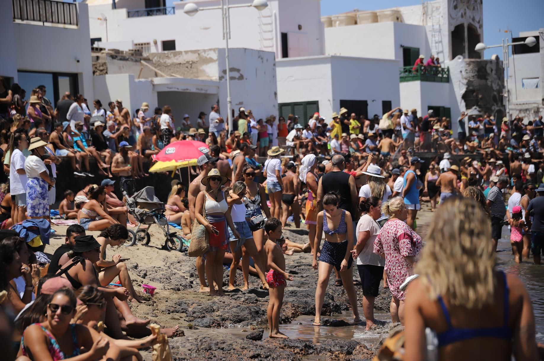 Procesión y verbena del agua en Famara