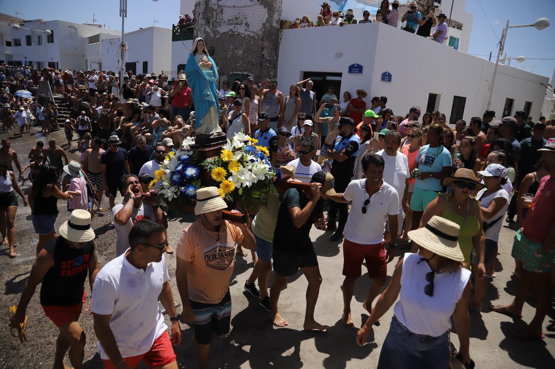 Procesión y verbena del agua en Famara