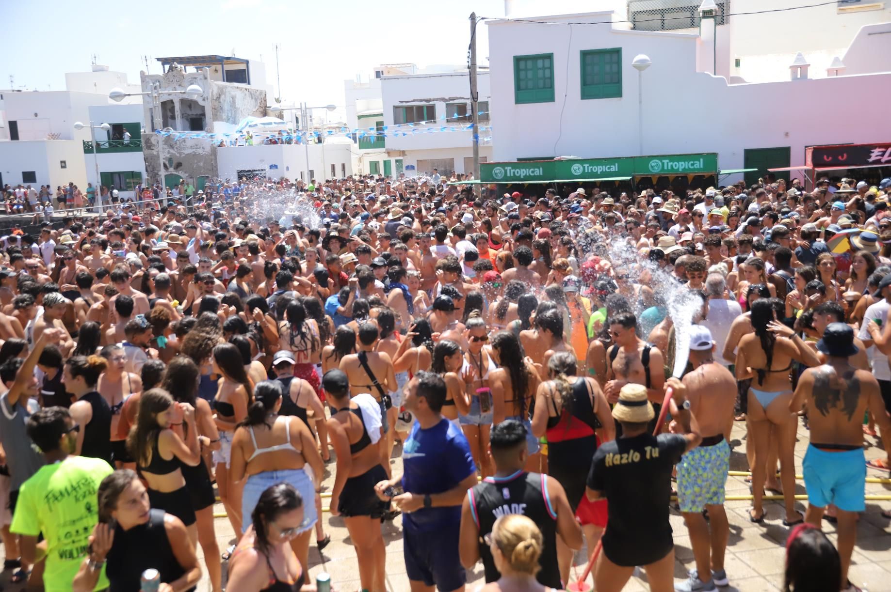 Procesión y verbena del agua en Famara