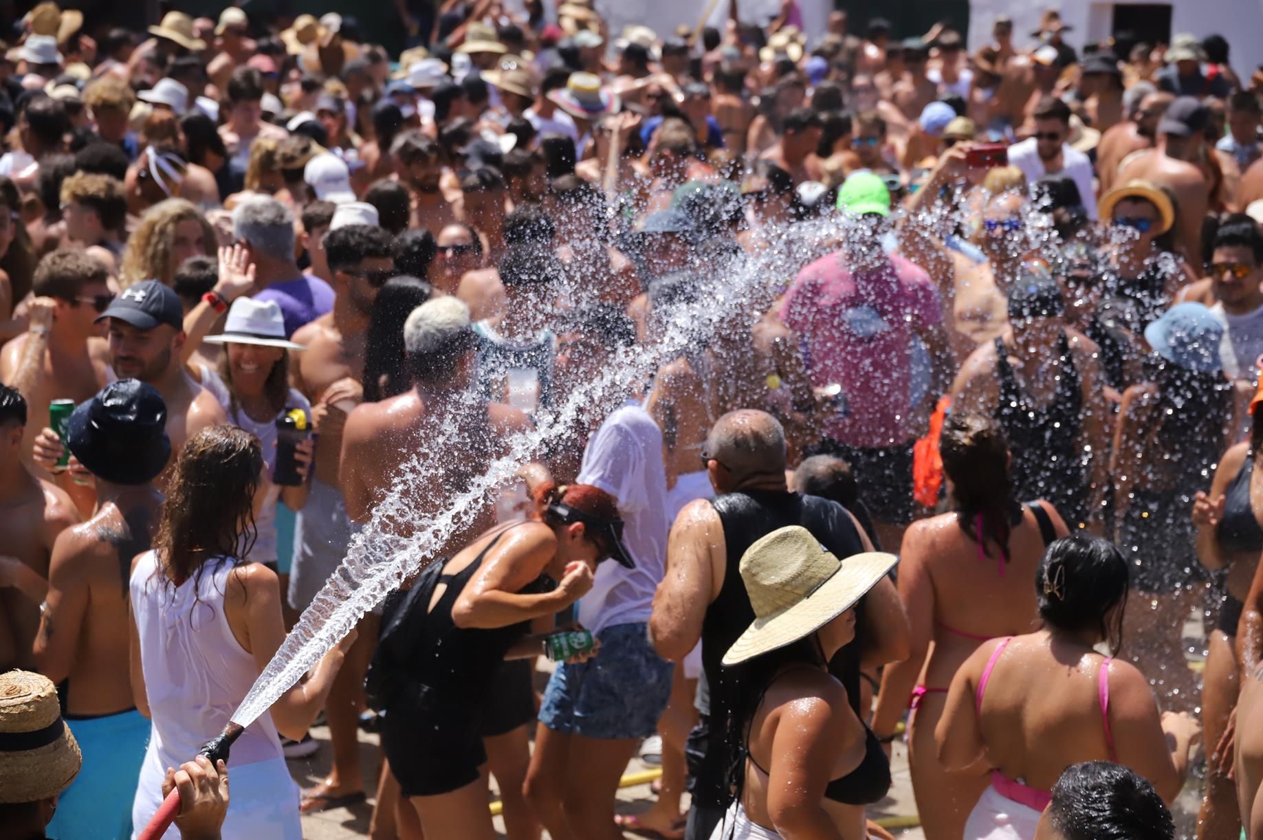 Procesión y verbena del agua en Famara