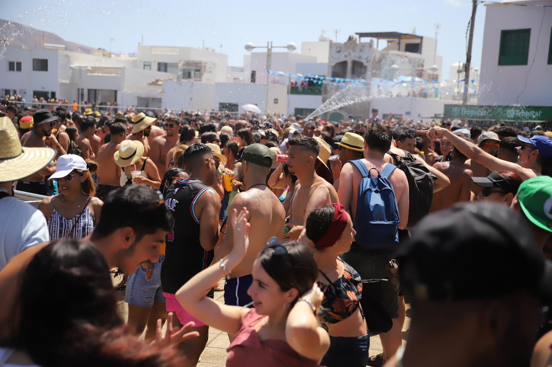 Procesión y verbena del agua en Famara