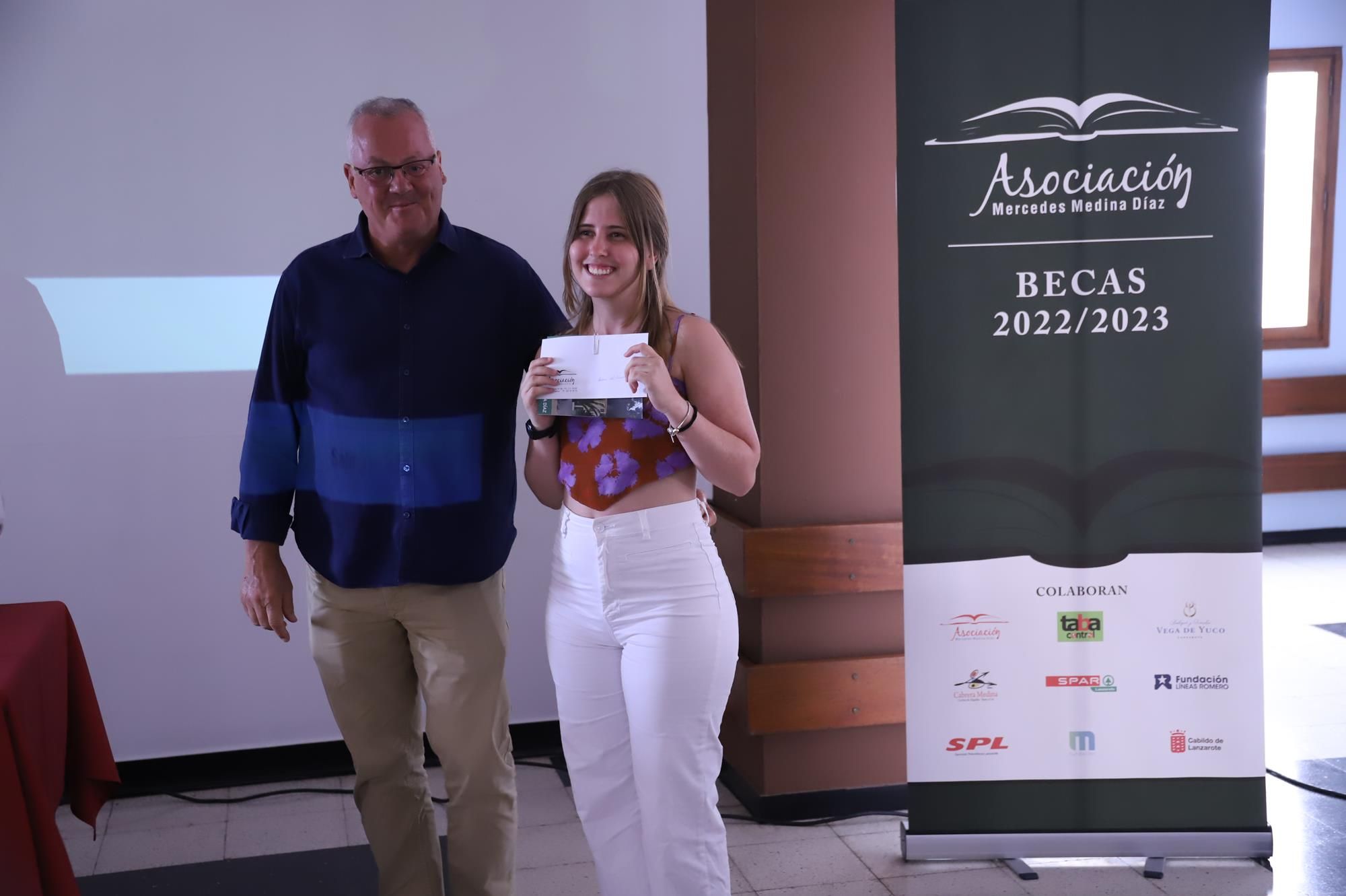 Entrega de becas de la Asociación Mercedes Medina Entrega de becas de la Asociación Mercedes Medina