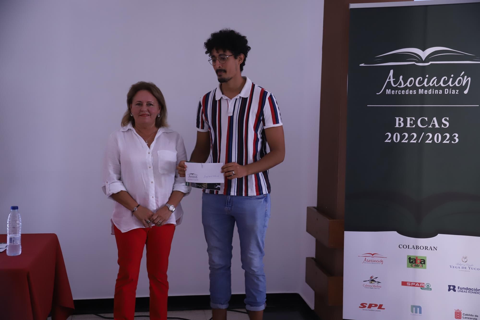 Entrega de becas de la Asociación Mercedes Medina Entrega de becas de la Asociación Mercedes Medina