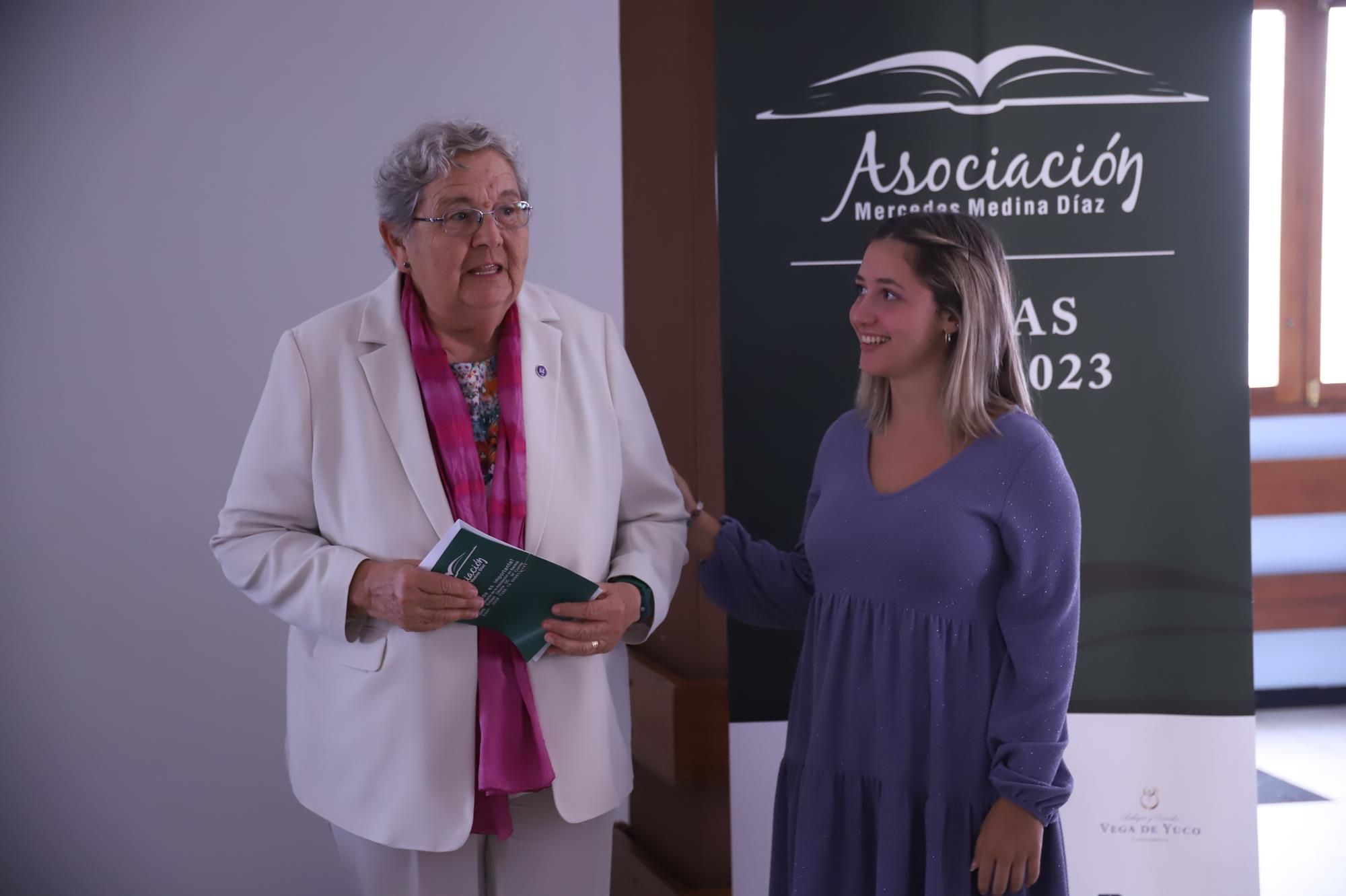 Entrega de becas de la Asociación Mercedes Medina Entrega de becas de la Asociación Mercedes Medina