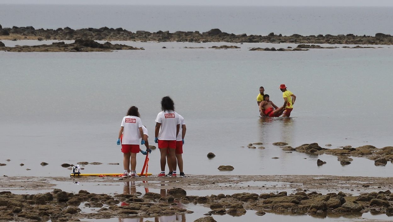 Simulacro de ahogamiento en la playa del Reducto