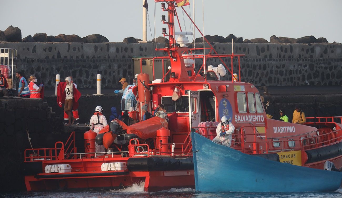 Inmigrantes desembarcando en el Muelle Comercial | Foto: José Luis Carrasco