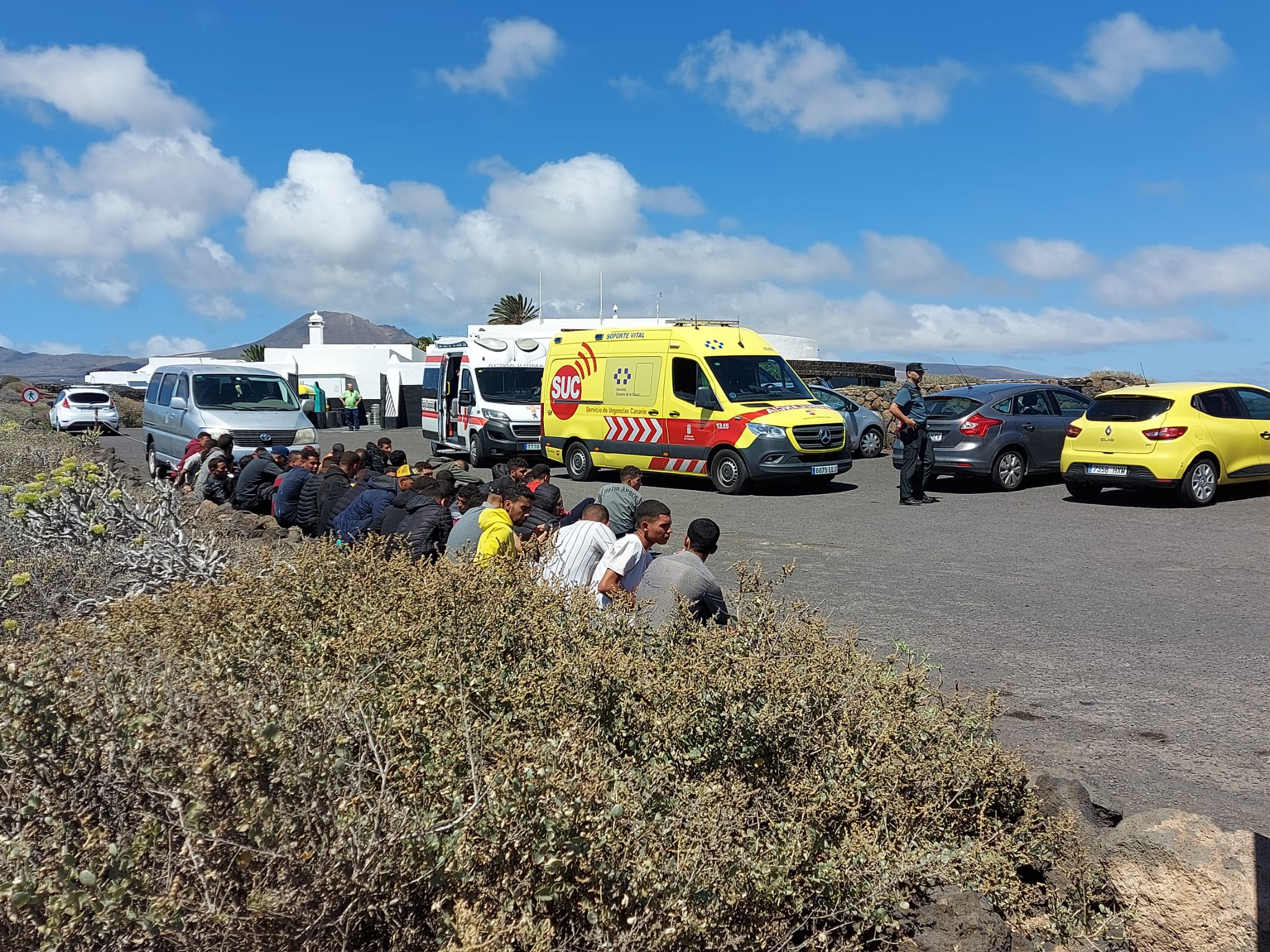 Migrantes de la patera que ha llegado a Jameos Migrantes de la patera que ha llegado a Jameos