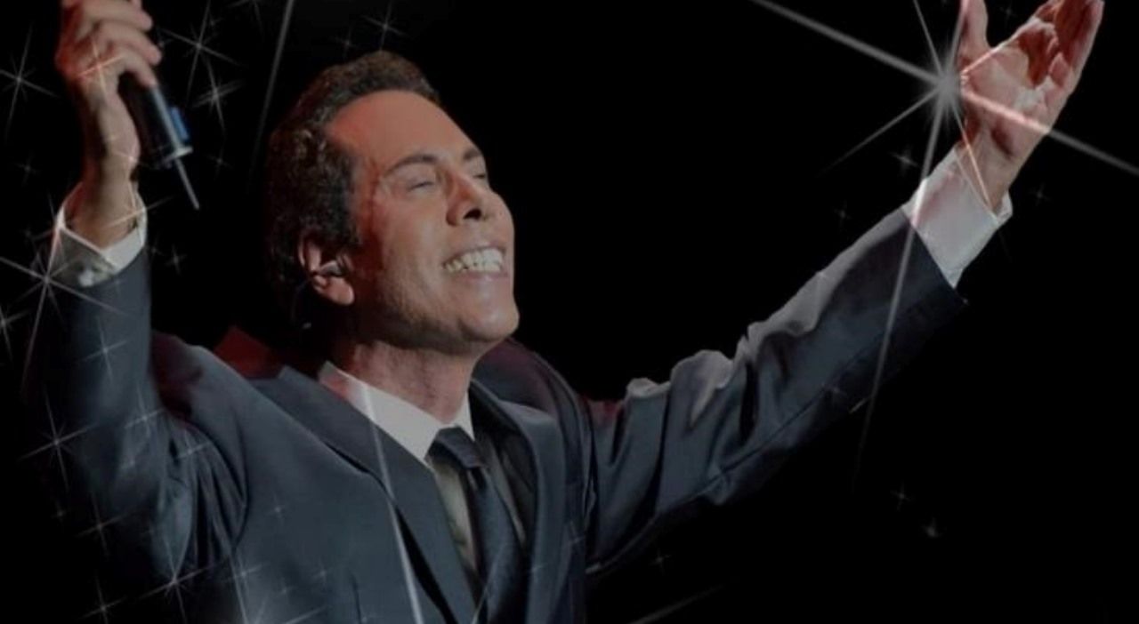 José Vélez during a concert