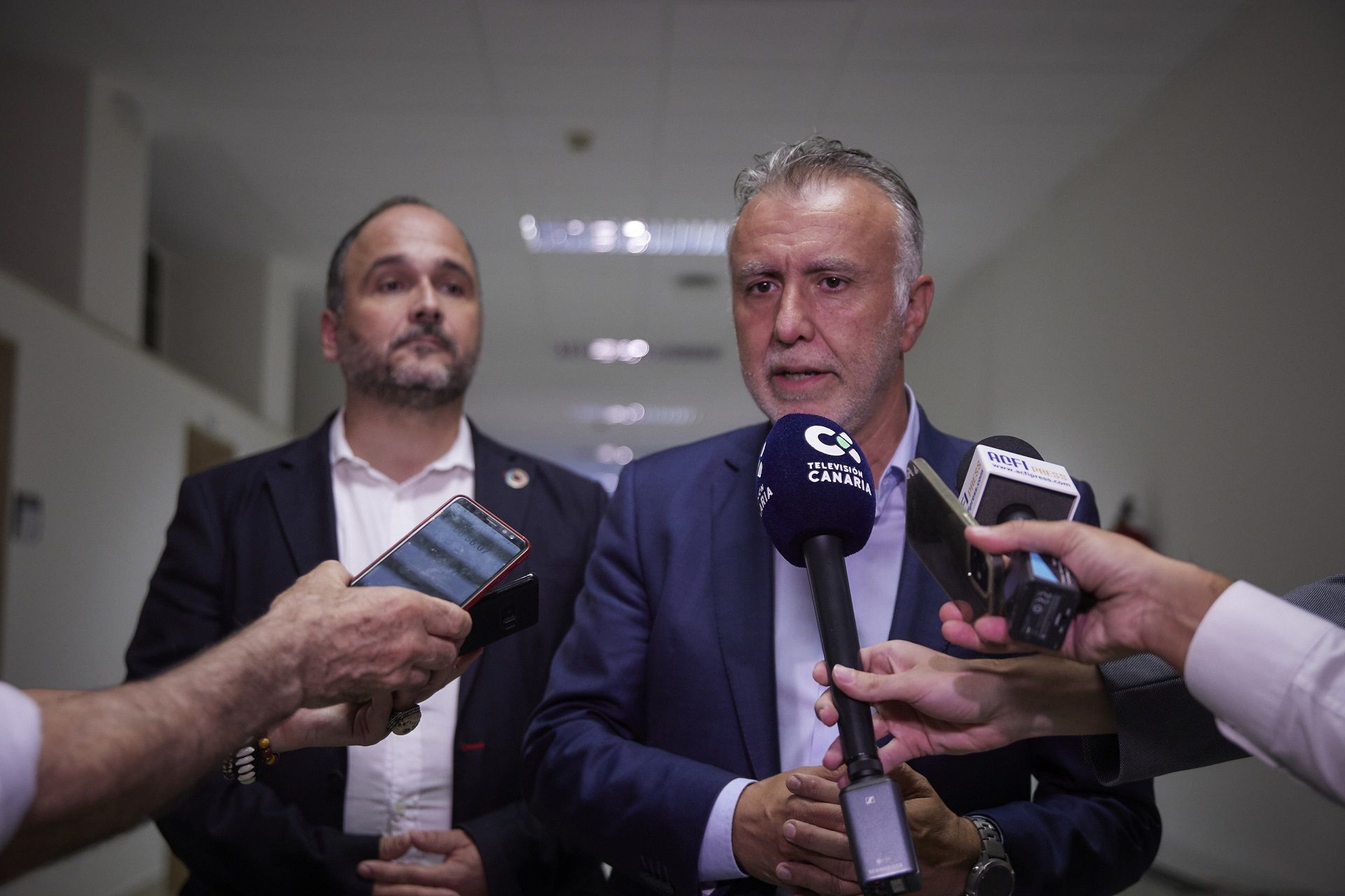 El presidente de Canarias atiende a la prensa en Madrid