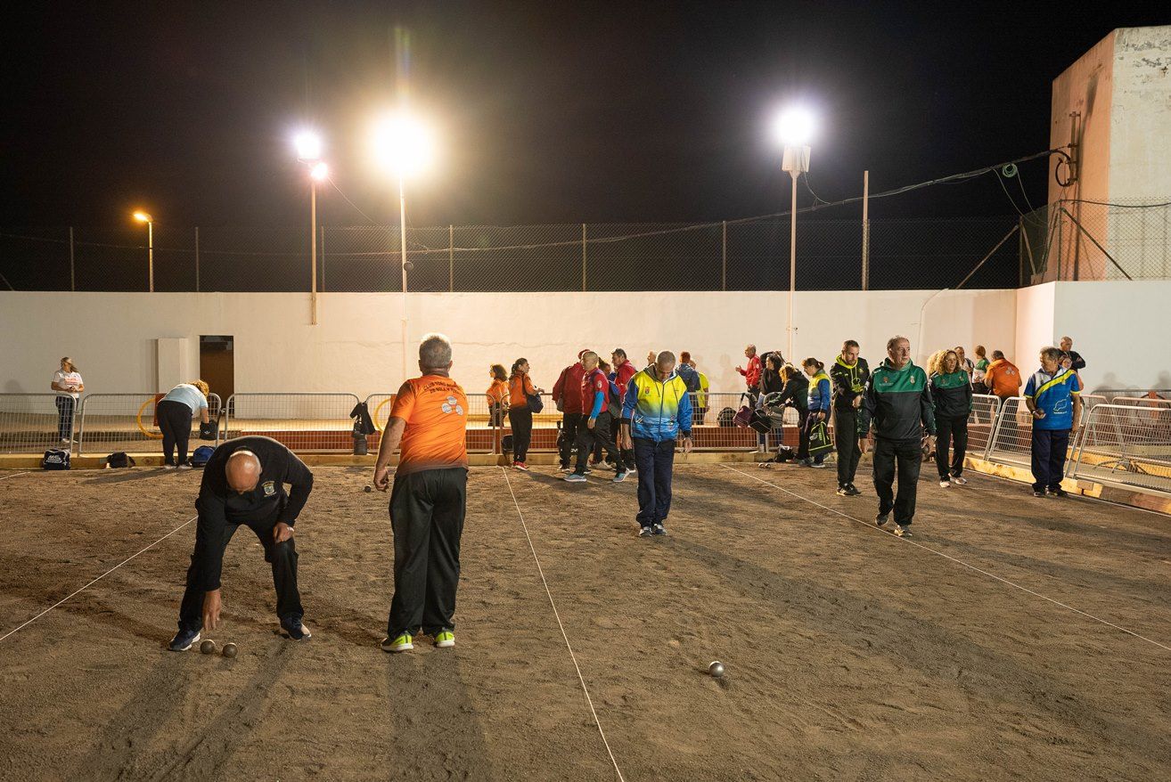 Campeonato de petanca y homenaje a la campeona del mundo Sara Díaz Campeonato de petanca y homenaje a la campeona del mundo Sara Díaz