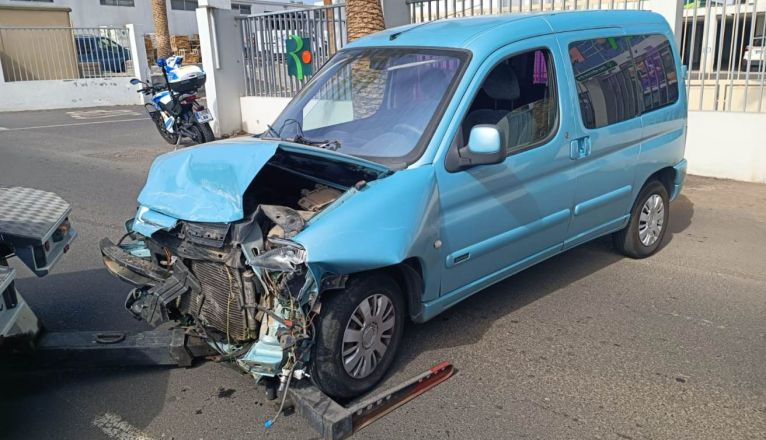 Uno de los vehículos implicados en el accidente producido en Argana Alta Uno de los vehículos implicados en el accidente producido en Argana Alta