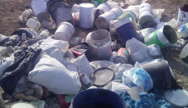 Acumulación de basura en Argana Alta