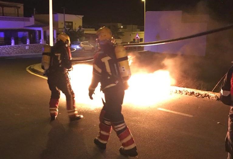 Incendio de contenedores en San Bartolomé