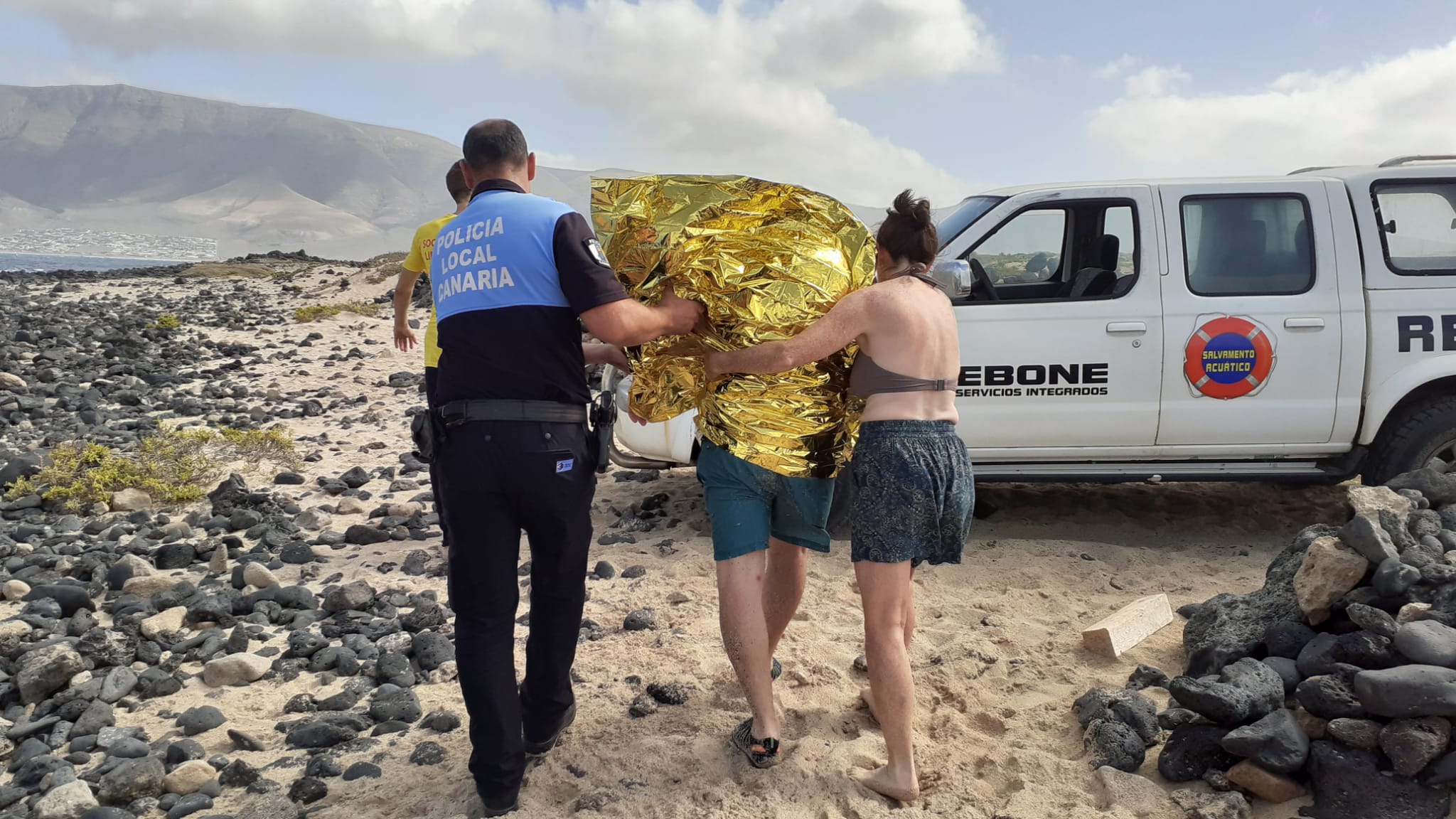 Turista rescatado en la playa de San Juan, en Famara