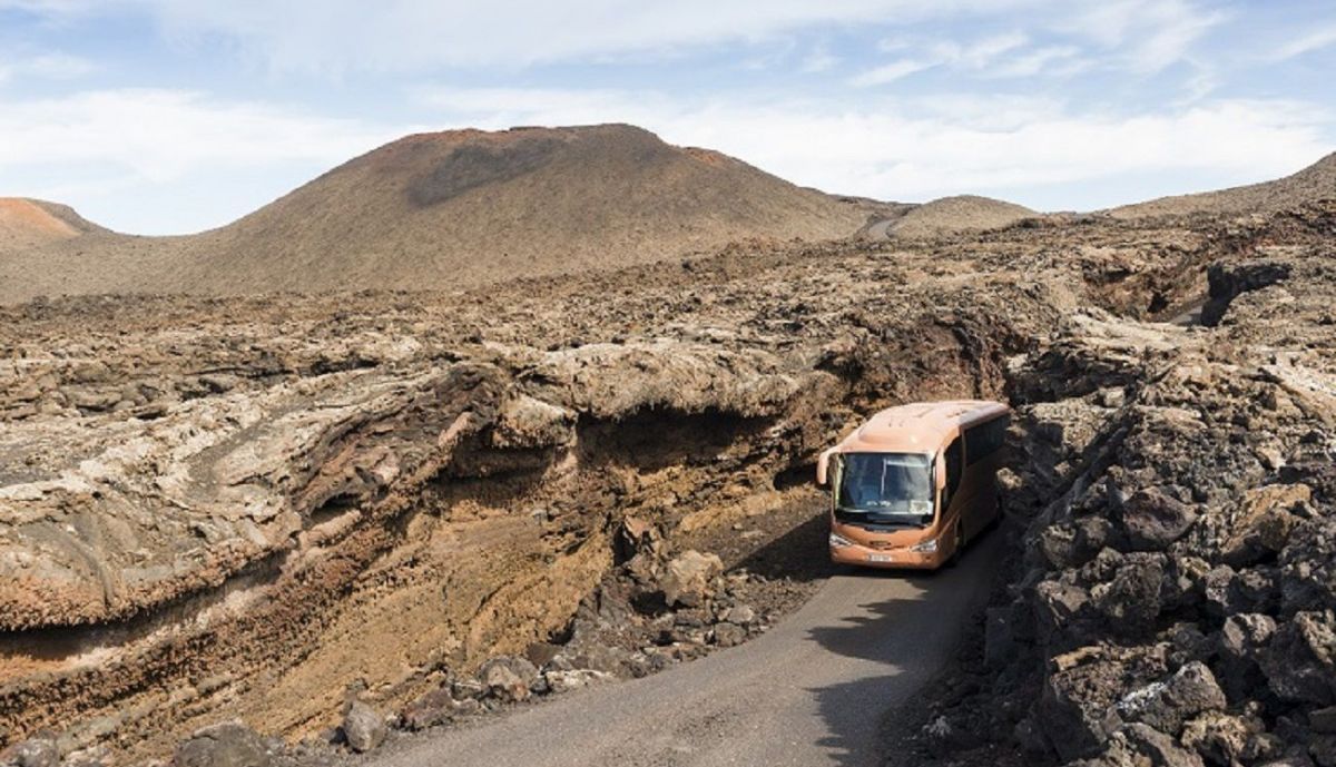 Guagua en la ruta de los volcanes