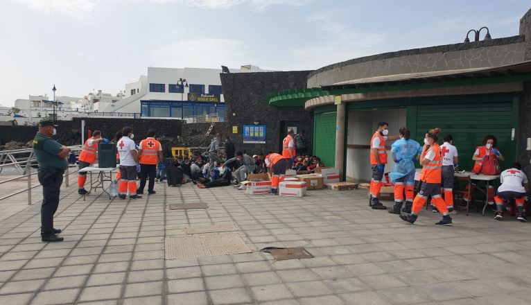 Atención sanitaria a los inmigrantes recién llegados a Órzola 