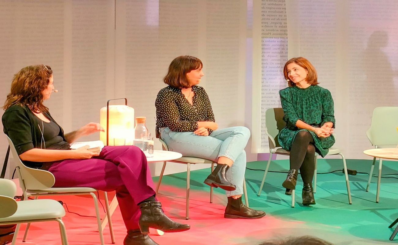 Lana Corujo, acompañada de Marta Orriols y Victoria Torres durante la celebración del evento en Alemania