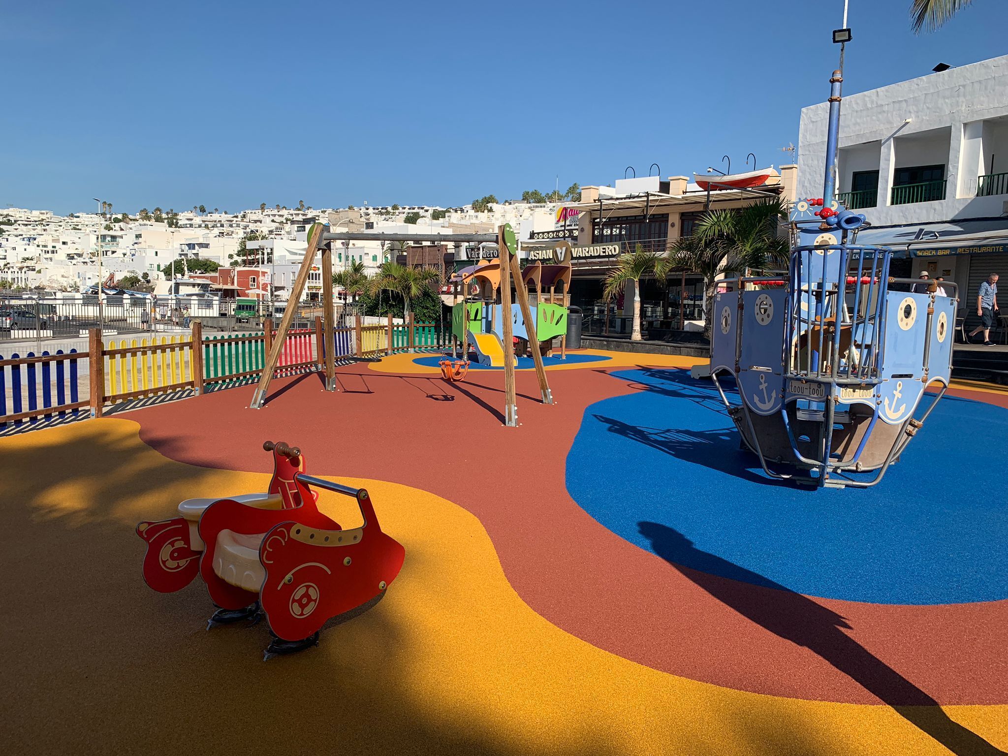 Parque infantil de la plaza del Varadero. Lanzarote.