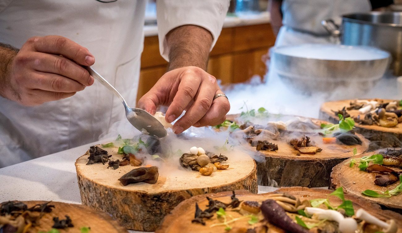 Convocadas las 10 plazas para cocinero o cocinera por los Centros Turísticos