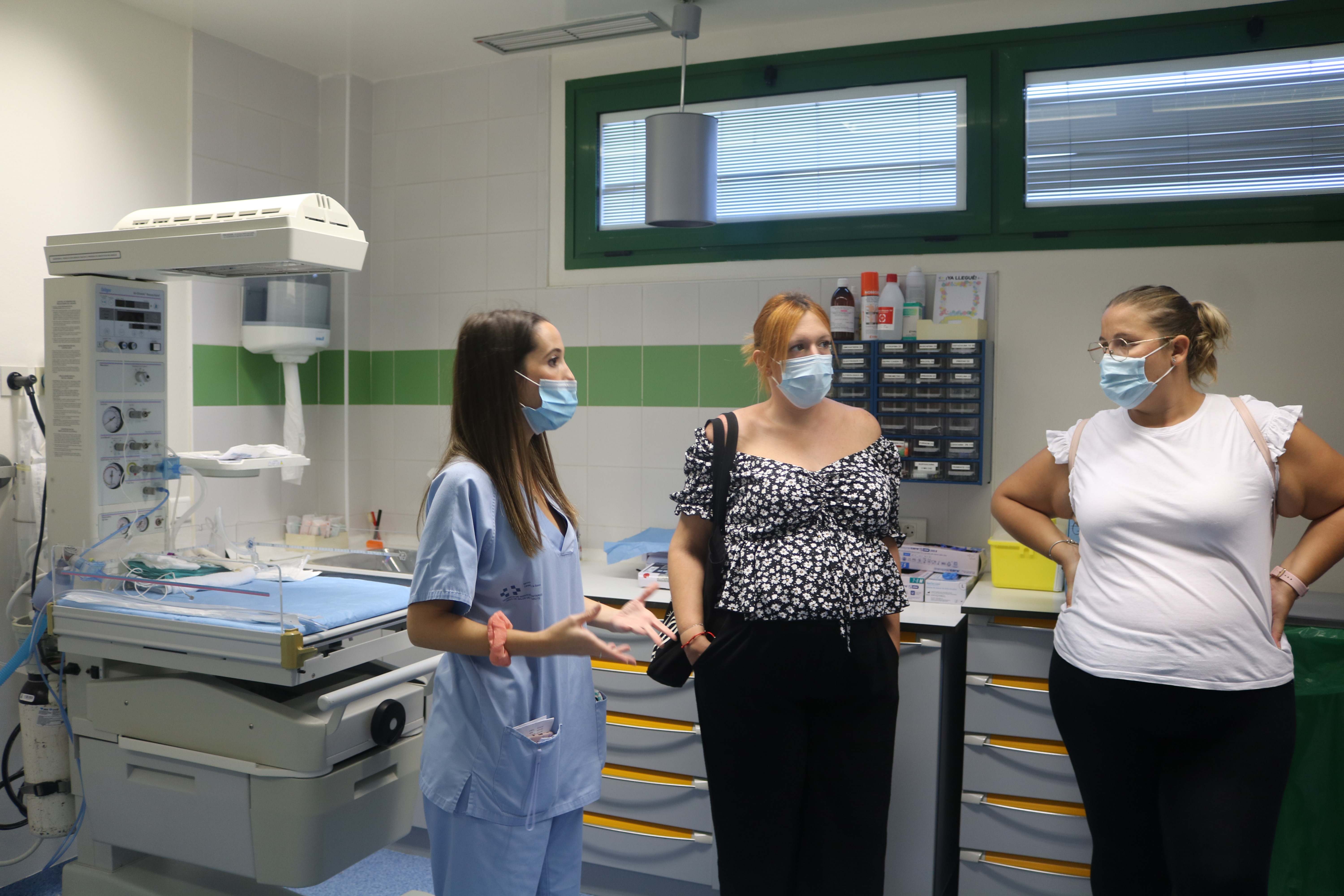 Visita de embarazadas al Hospital Universitario Doctor José Molina Orosa