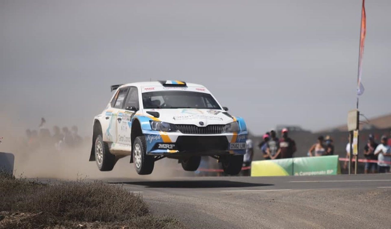 Uno de los vehículos participantes en una edición anterior del Rallye de Tierra Isla de los Volcanes