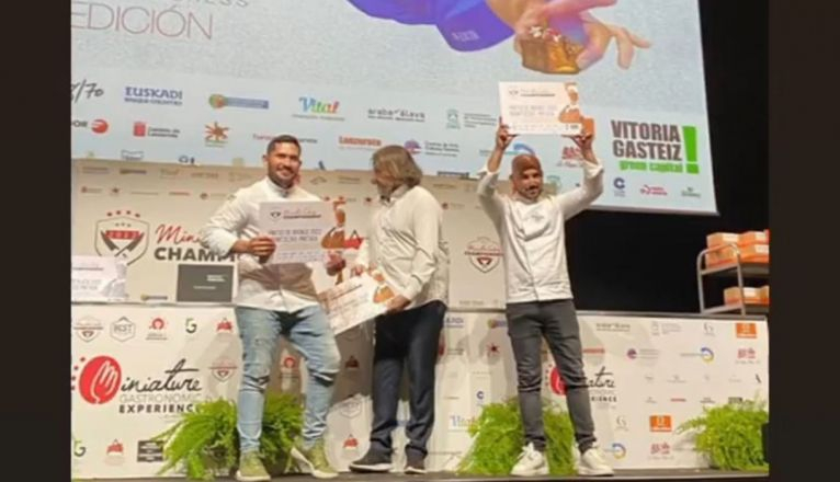 Premio bronce en el "Miniature Cooking Championchip" Premio bronce en el "Miniature Cooking Championchip"