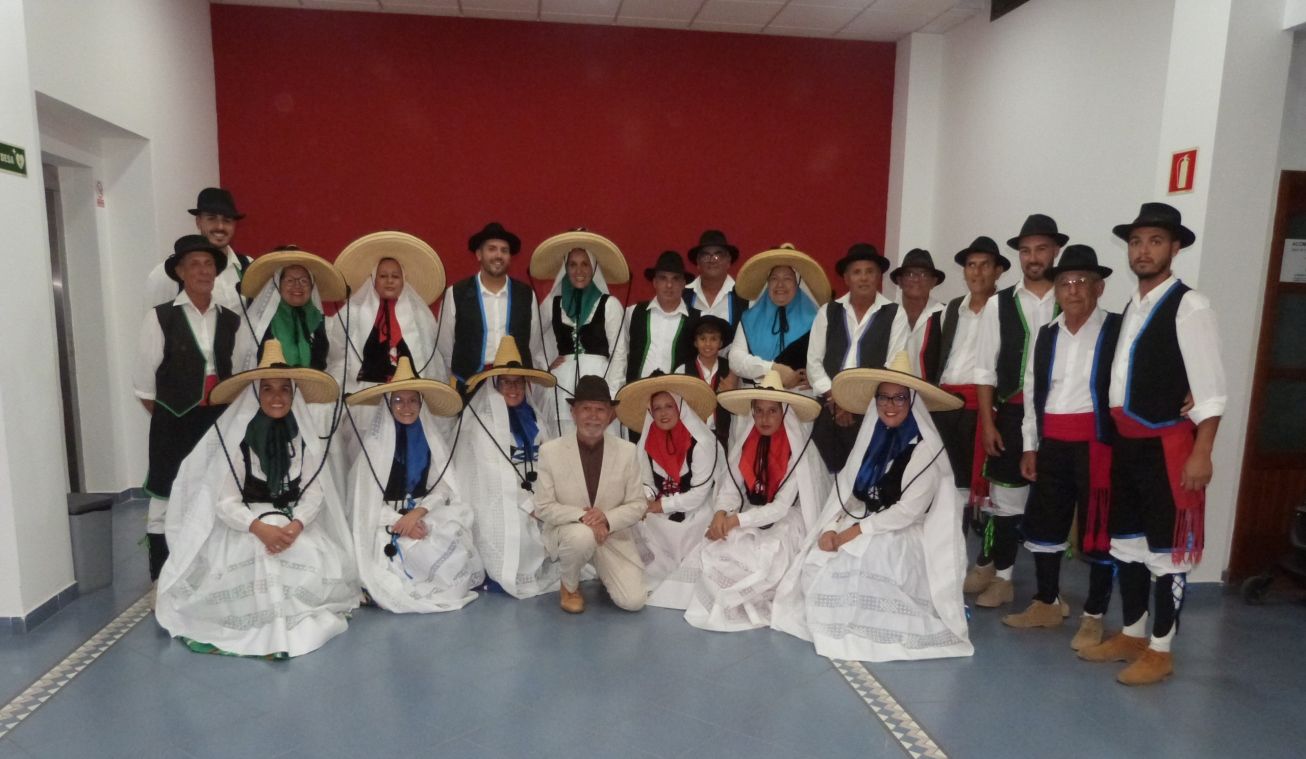 Agrupación folclórica La Oliva 