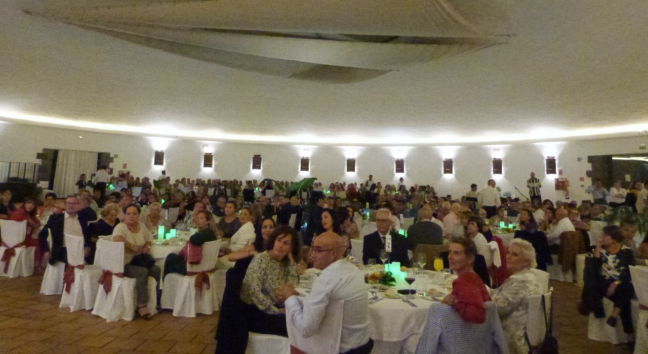 Cena benéfica de AFOL