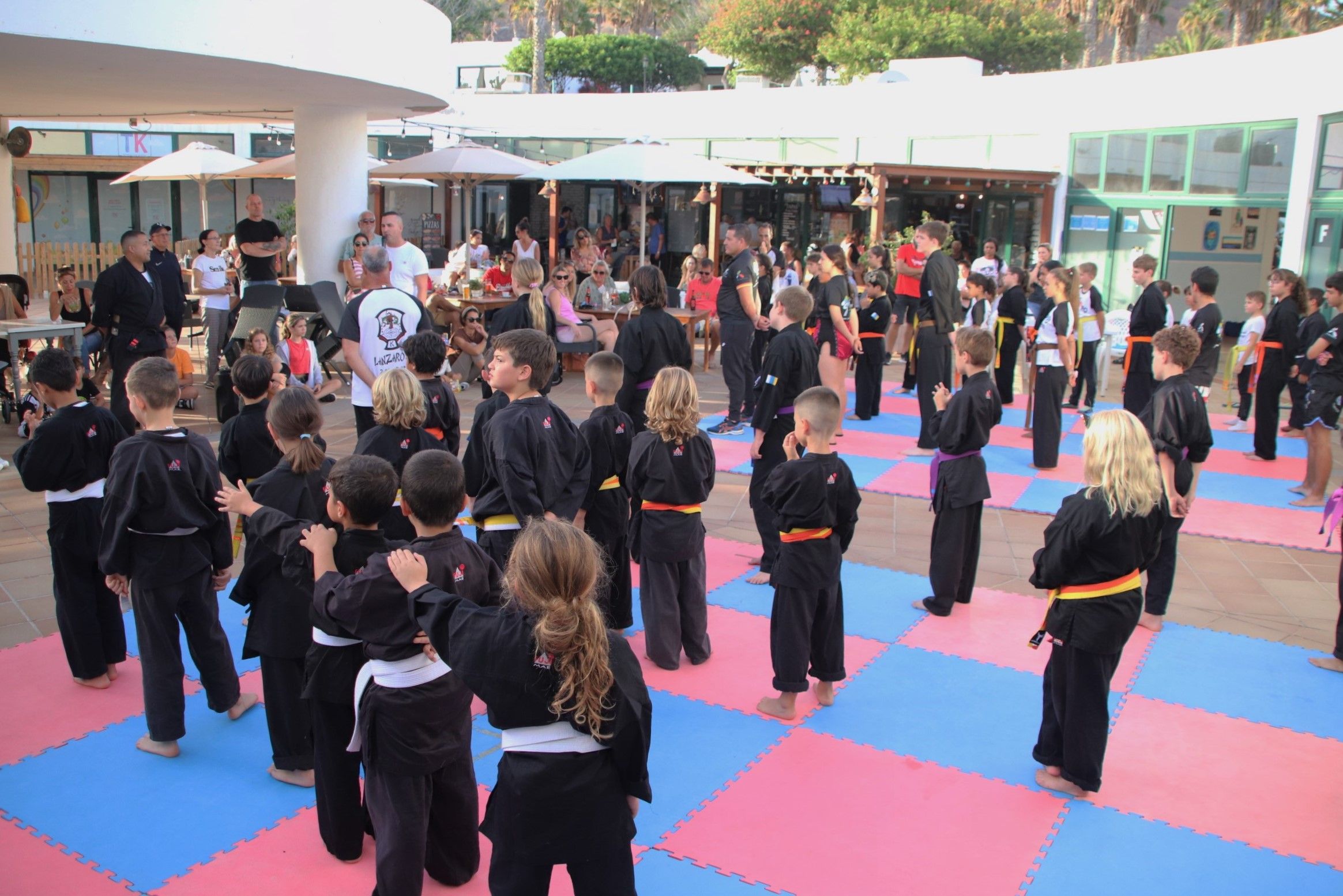 Deportistas presentes en el I Torneo de Kenpo Deportistas presentes en el I Torneo de Kenpo