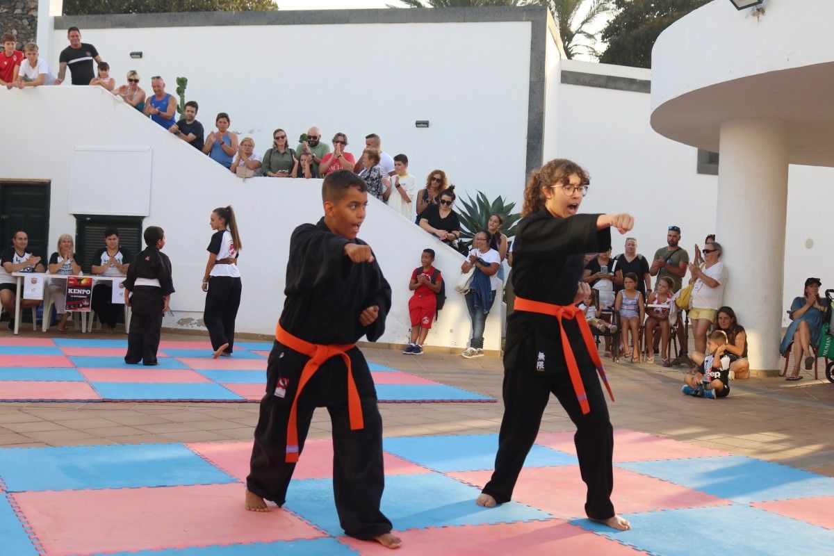 Dos deportistas durante la práctica Dos deportistas durante la práctica