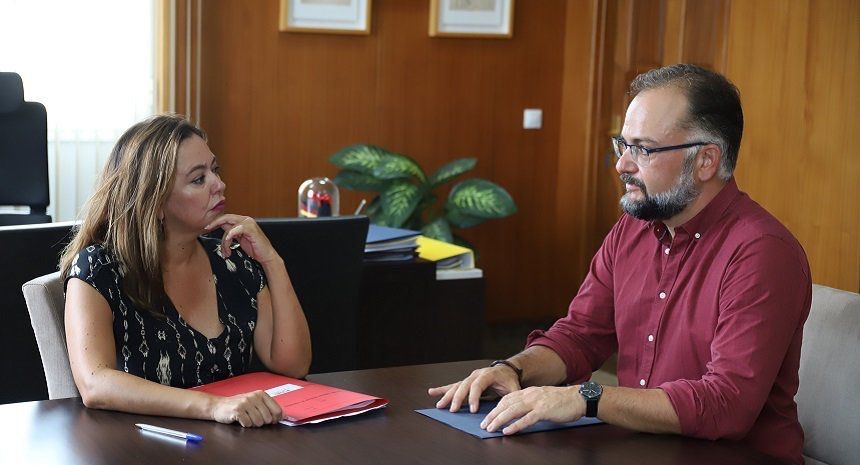 La presidenta del Cabildo y el consejero Jorge Peñas