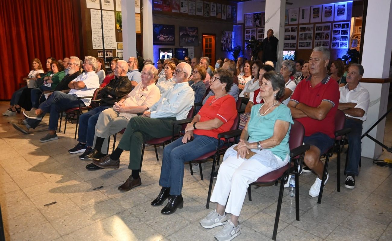 Público asistente al acto en el SCRD Torrelavega Público asistente al acto en el SCRD Torrelavega