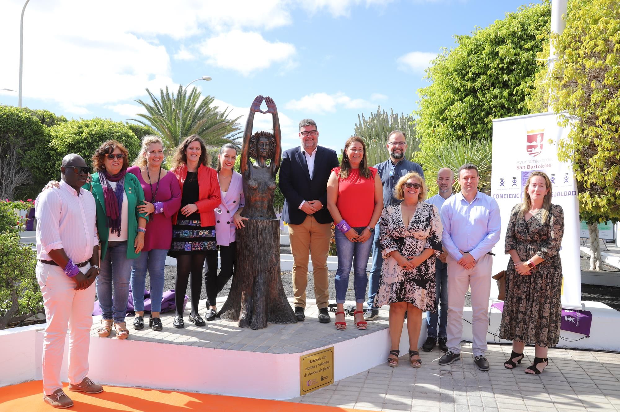 Una escultura en Lanzarote homenajea a las víctimas y resilientes de las violencias machistas