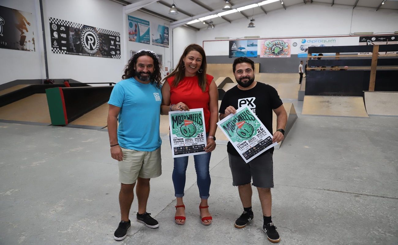 Myriam Barros, junto a representantes de Extreme Center, en la presentación del evento de skate
