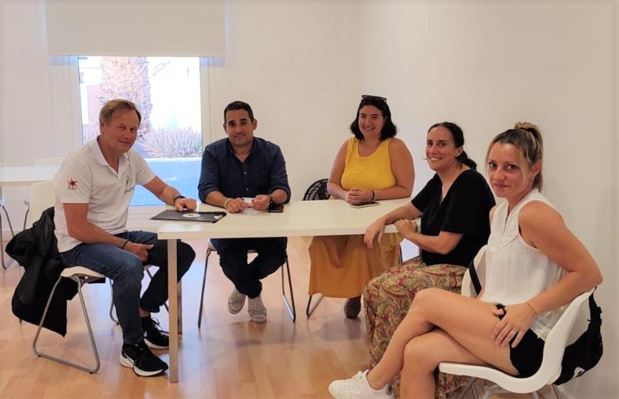 Reunión entre el presidente de FAPA Lanzarote, Pedro Gil, con la Secretaría Insular de NC Lanzarote, liderada por Yoné Caraballo