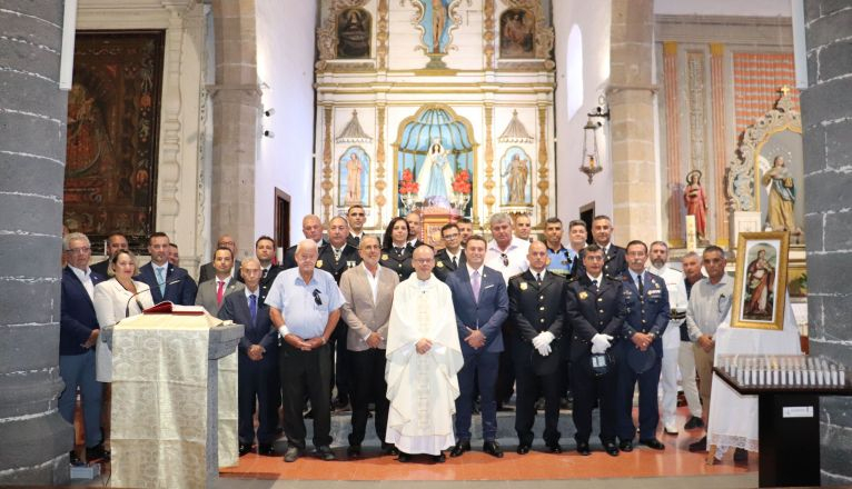 Yaiza celebra el día de su Policía Local distinguiendo a agentes en servicio activo y jubilados