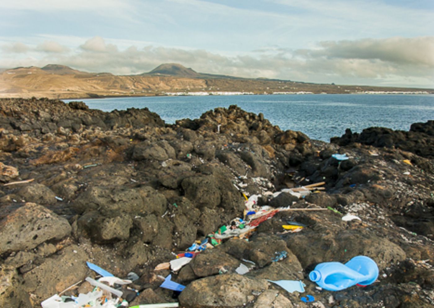 Plásticos en el litoral