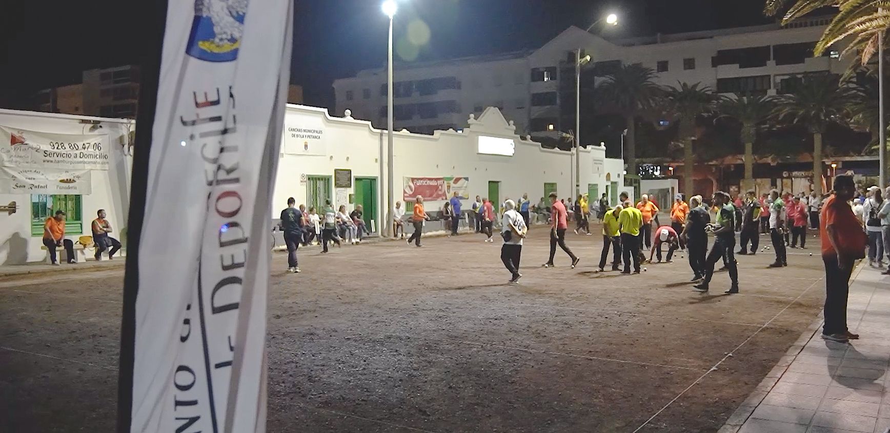 Canchas de bola y petanca de la calle Manolo Millares de Arrecife