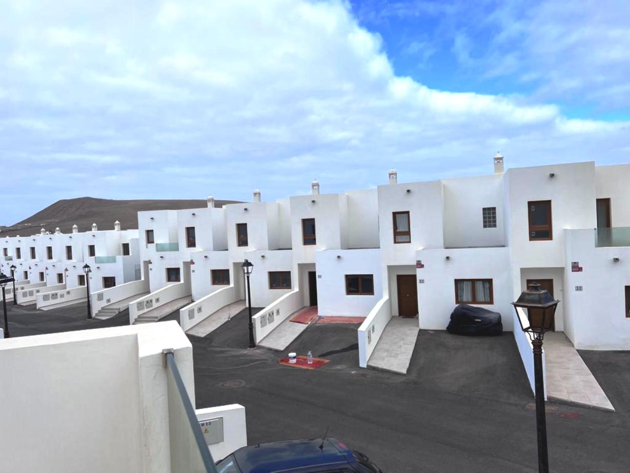 Exterior de la Urbanización Los Ajaches en Playa Blanca