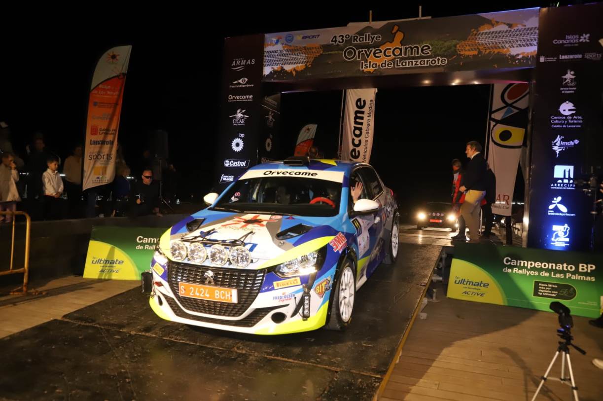 Raúl Hernández-Rodrigo Sanjuán "iluminan" la noche del Rallye Orvecame-Isla de Lanzarote