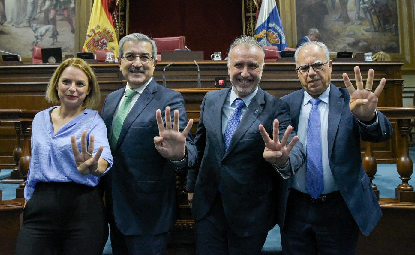 Integrantes del pacto de Gobierno en Canarias celebran la aprobación de sus cuartos presupuestos