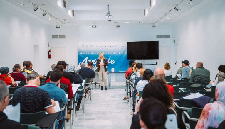 La concejal de Empleo, Saro González, en la presentación La concejal de Empleo, Saro González, en la presentación