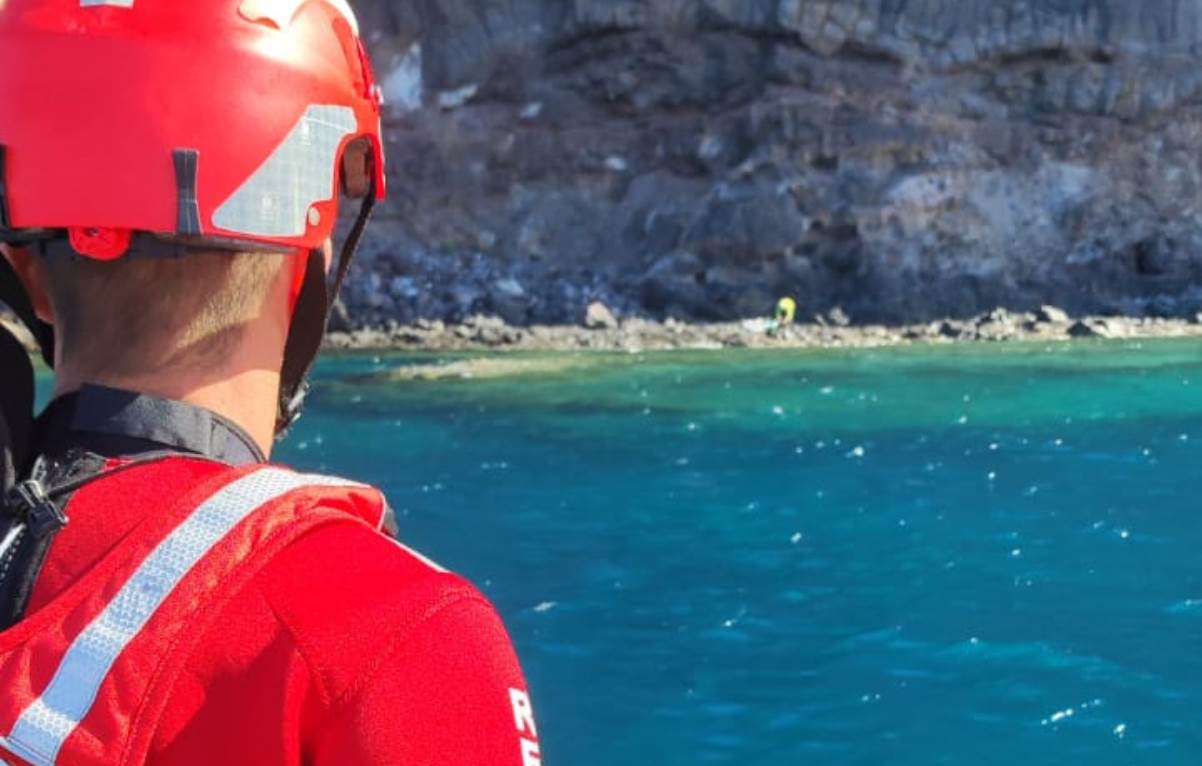 Rescate de un parapentista en Órzola